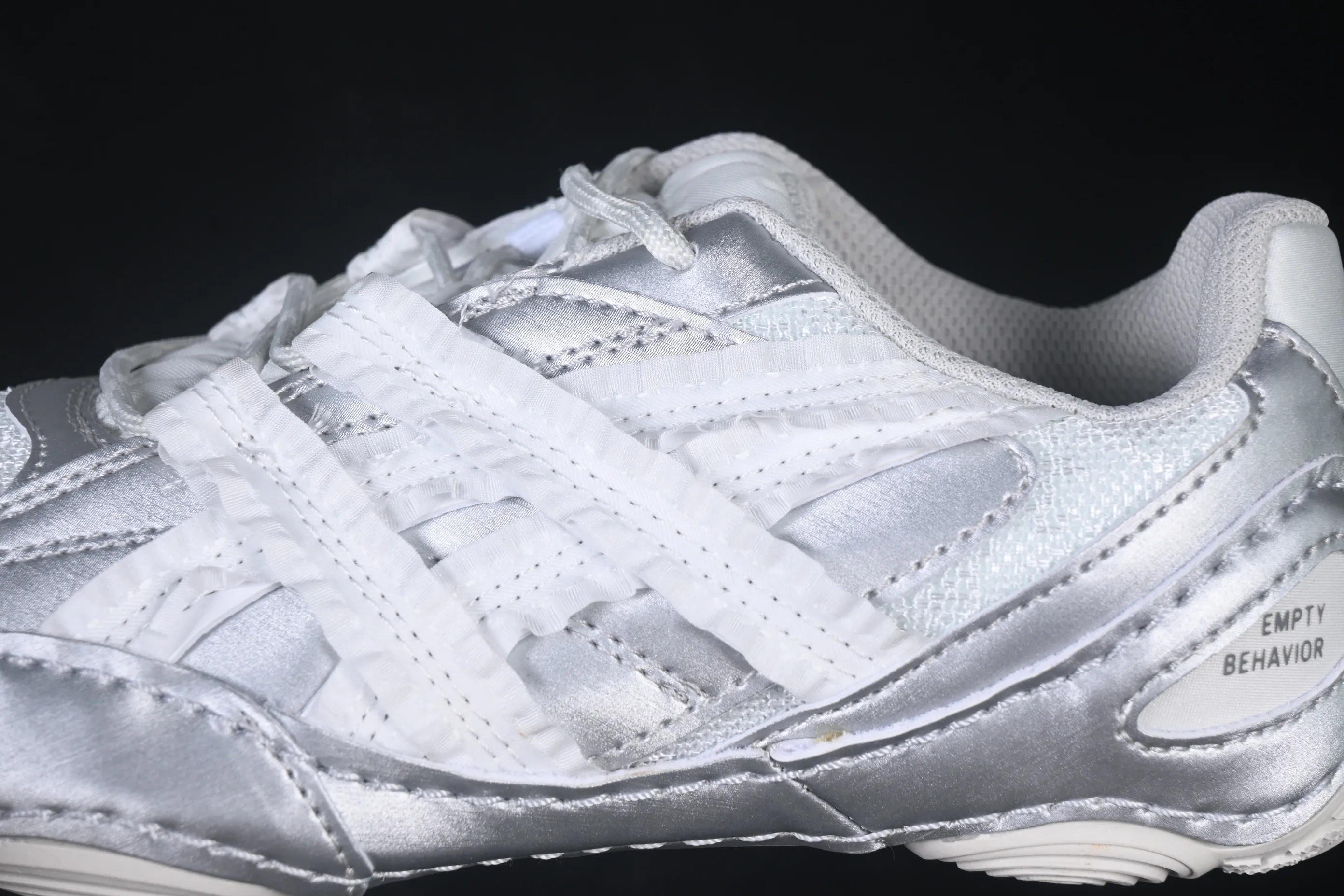 All categories Asics Asics series Asics Hypersync Asics Hypersync fashion retro breathable lightweight thin-soled moral training shoes 1203B146-100